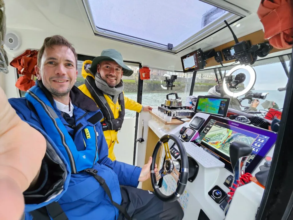 Guillaume et David lors du tournage au départ du port de Dieppe