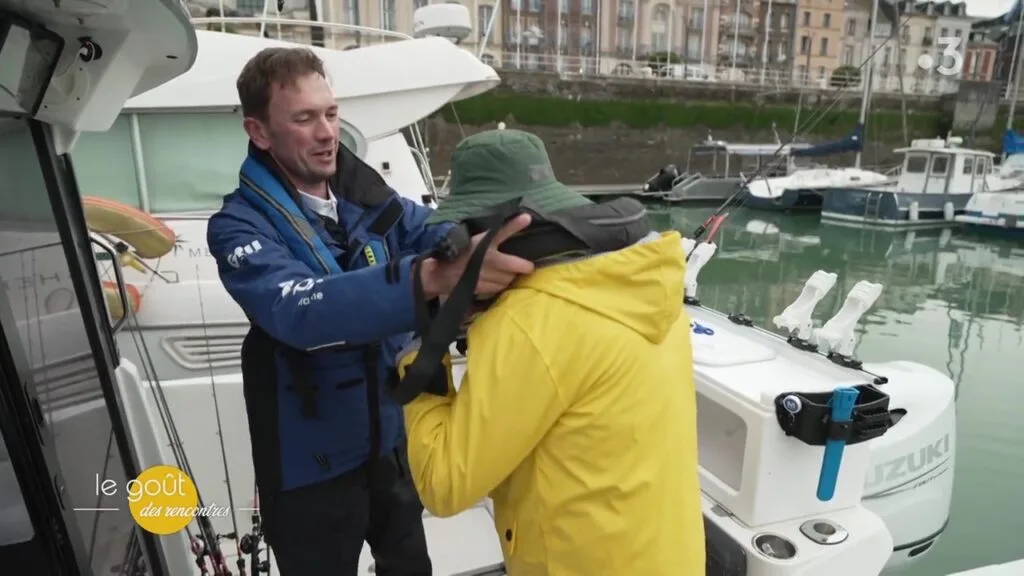 Embarquement dans le bateau de Guillaume pour une pêche du bar au large de Dieppe